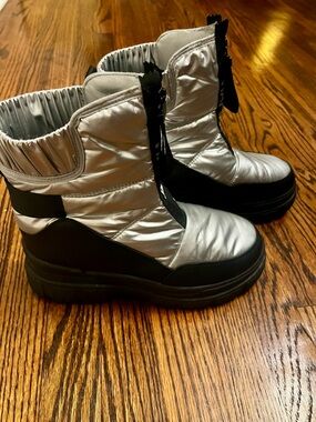 Viapipa Waterproof Winter Boots Metallic Silver  Mid Calf Low Heel Zip Womens 10